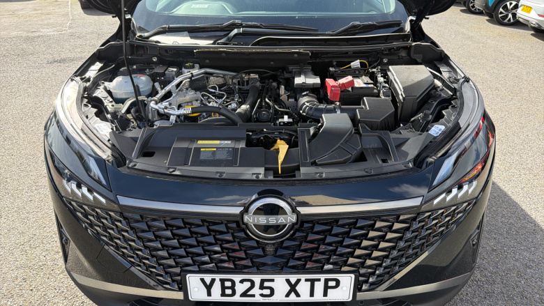 Nissan Qashqai 1.3 DiG-T MH N-Connecta 5dr Petrol Hatchback